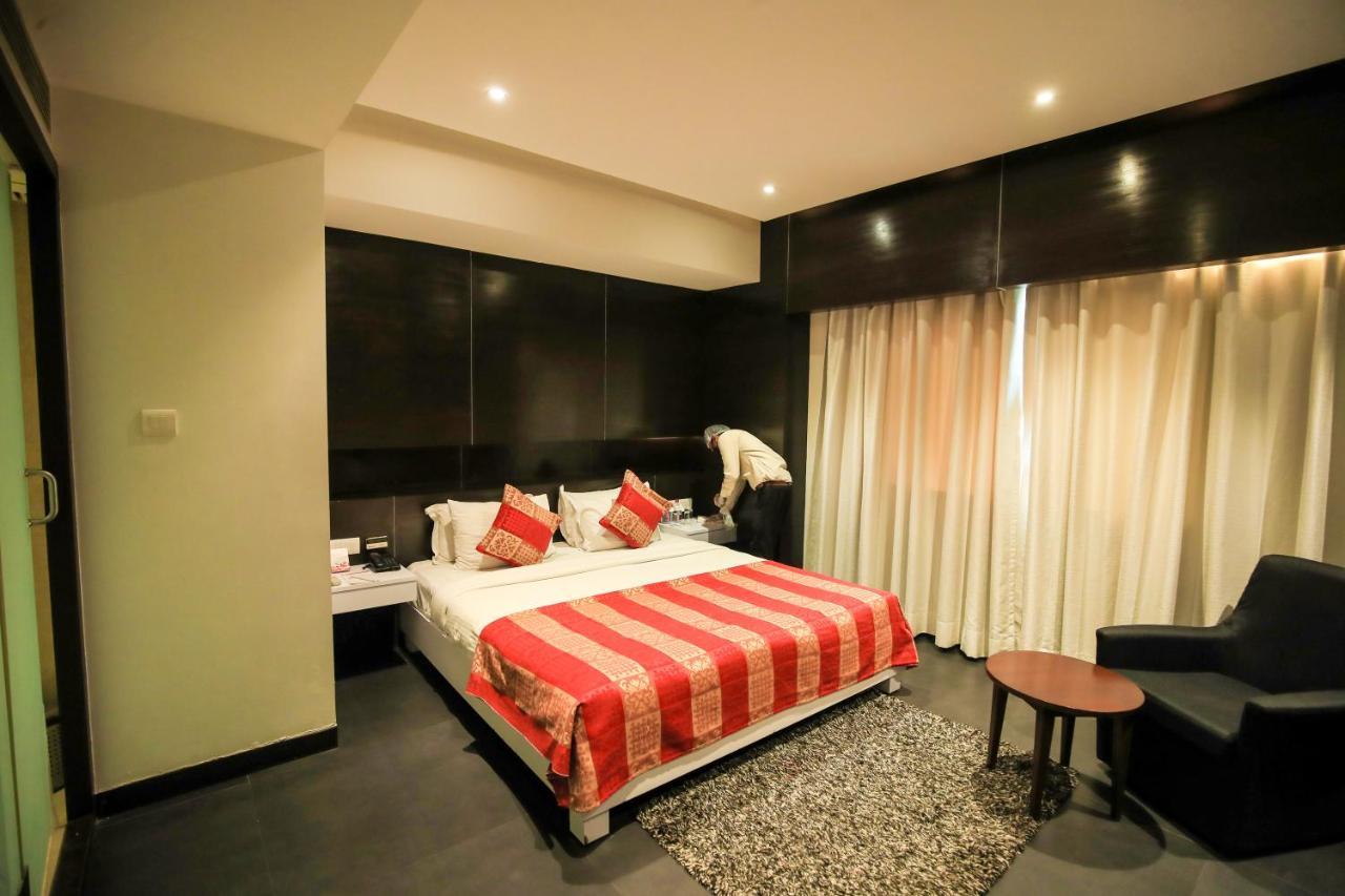 Hotel German Palace Near To Airport Gandhinagar Bagian luar foto