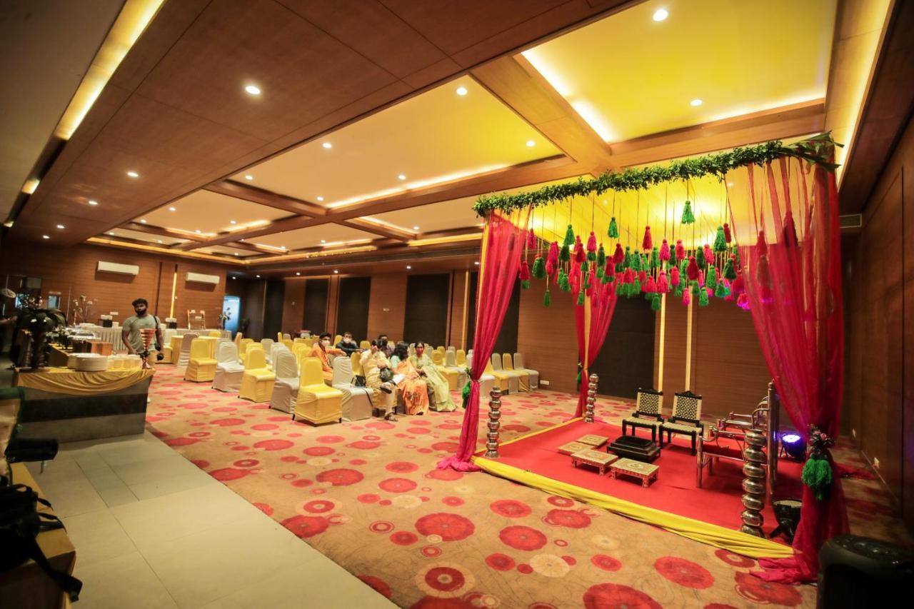 Hotel German Palace Near To Airport Gandhinagar Bagian luar foto