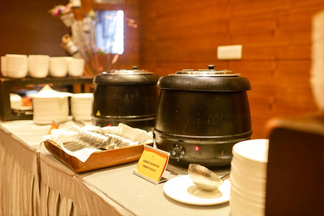 Hotel German Palace Near To Airport Gandhinagar Bagian luar foto