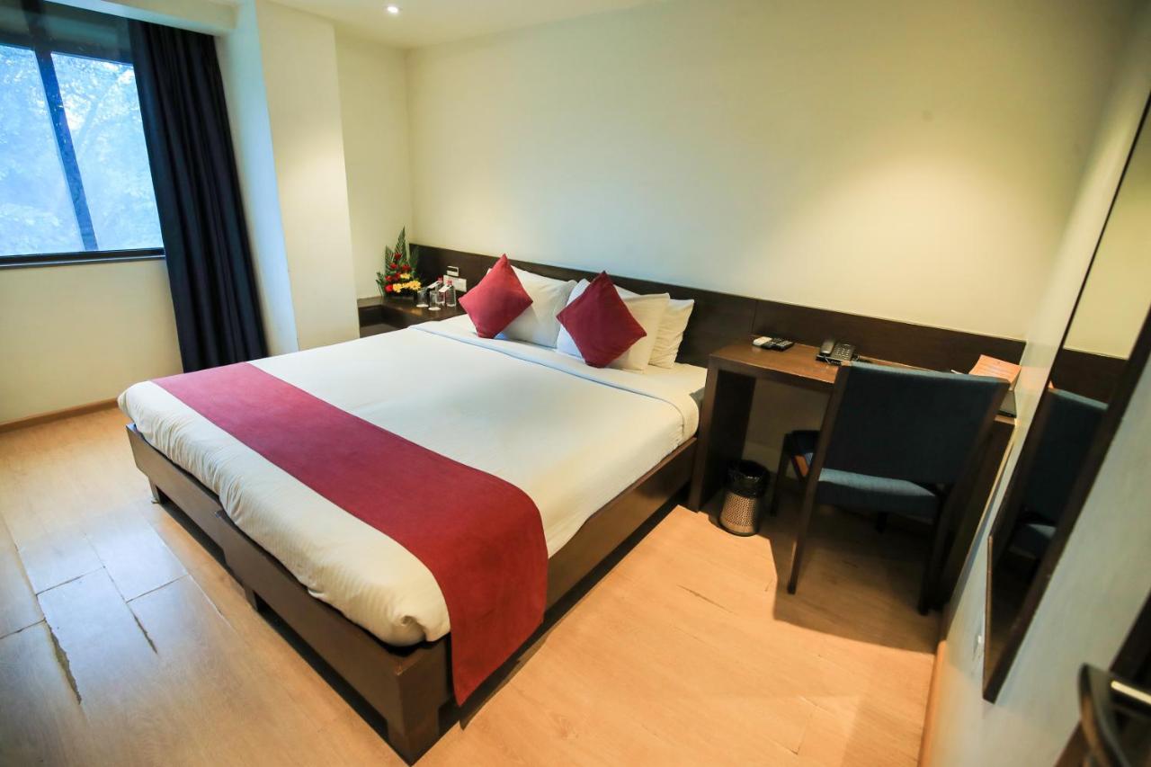 Hotel German Palace Near To Airport Gandhinagar Bagian luar foto