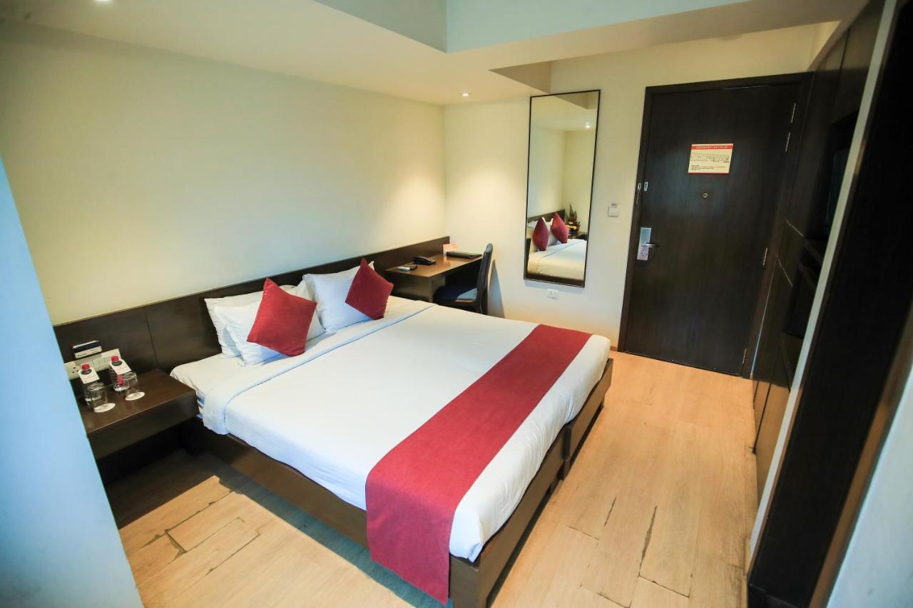 Hotel German Palace Near To Airport Gandhinagar Bagian luar foto