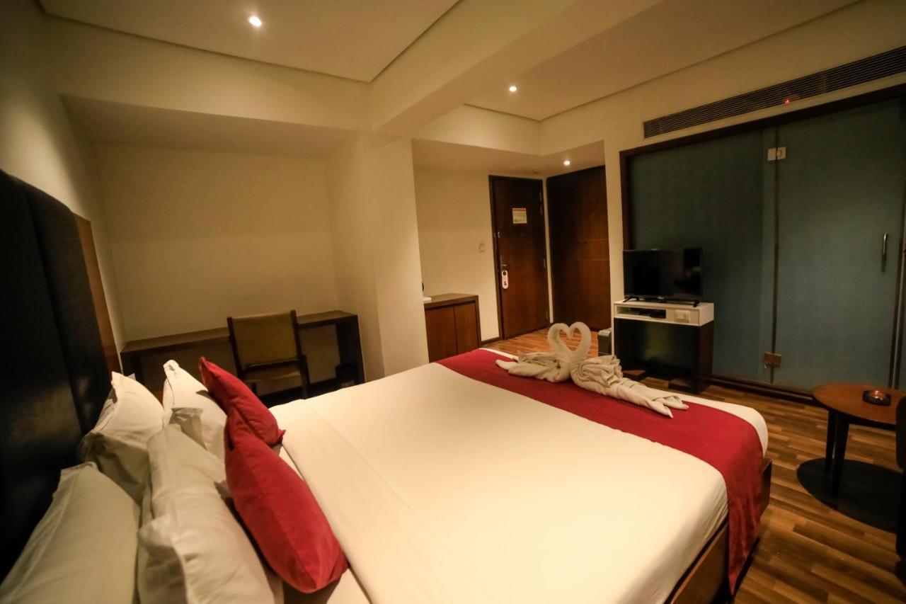 Hotel German Palace Near To Airport Gandhinagar Bagian luar foto