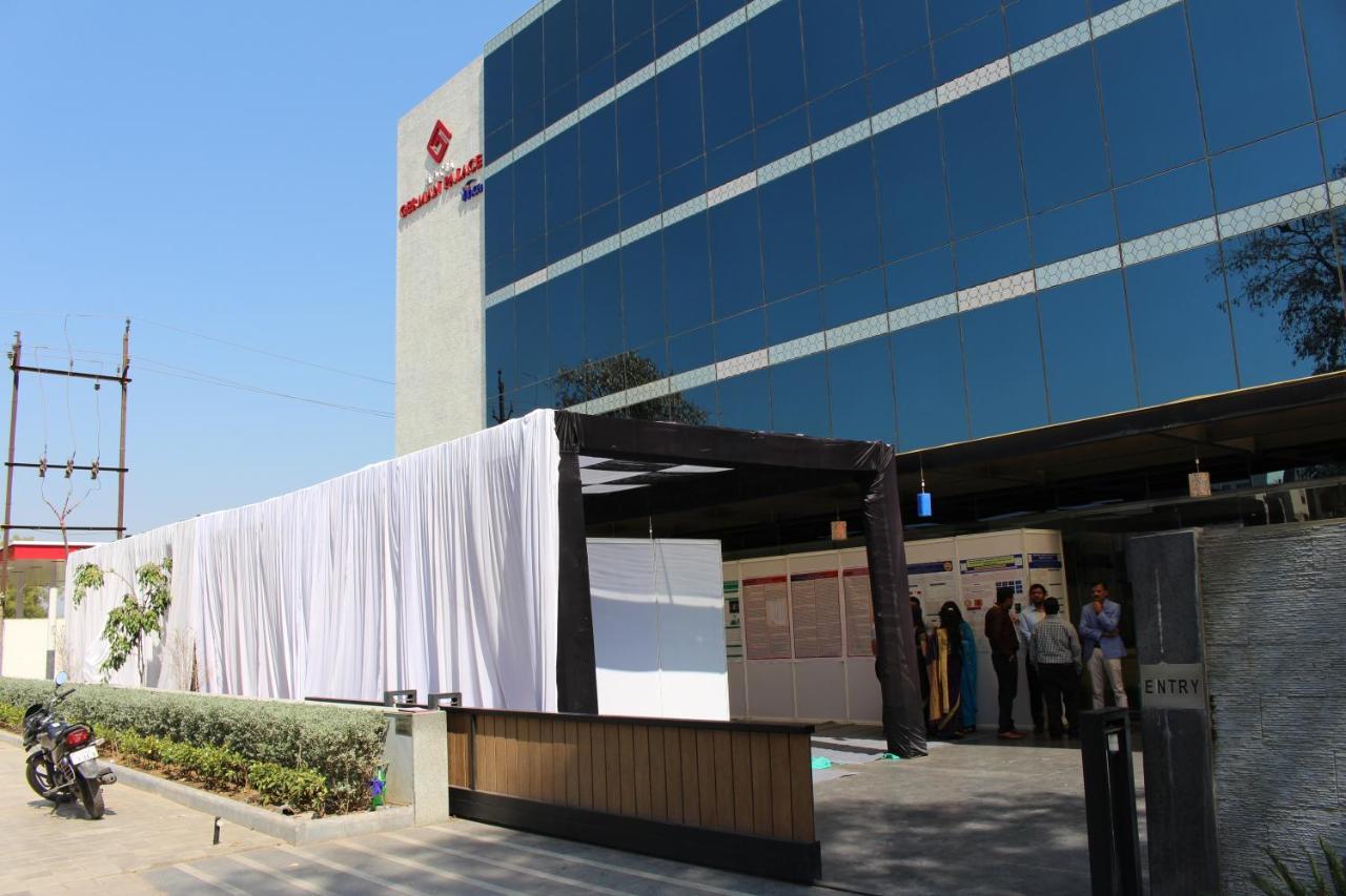 Hotel German Palace Near To Airport Gandhinagar Bagian luar foto